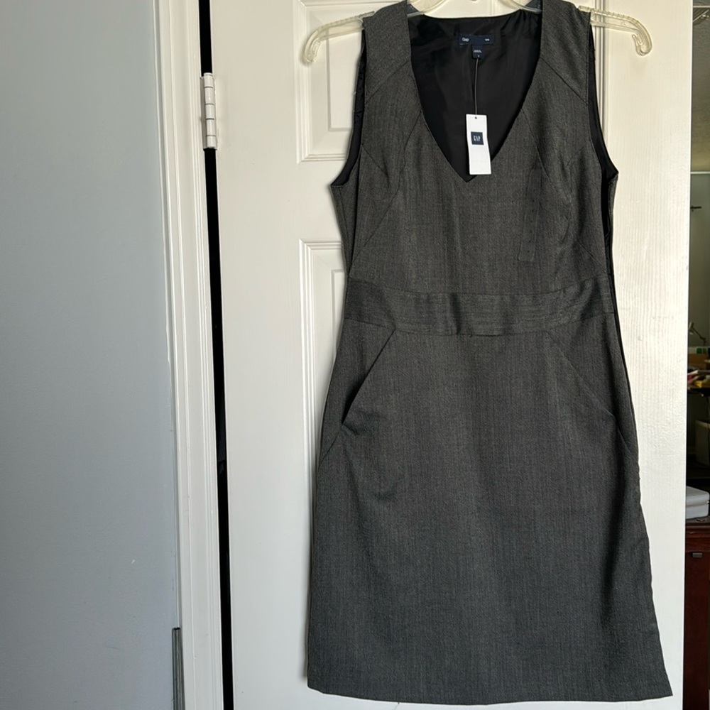 NWT- Gap dress size 2
